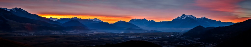 Le plateau du Matheysin depuis la pierre percée - Putteville / la Motte d'Aveillans - France 38 - livre d'or